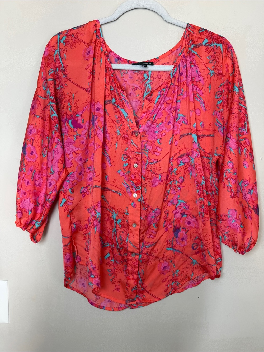 Willi Smith Coral Button-Front Floral Blouse with Puff Sleeves. Size Medium